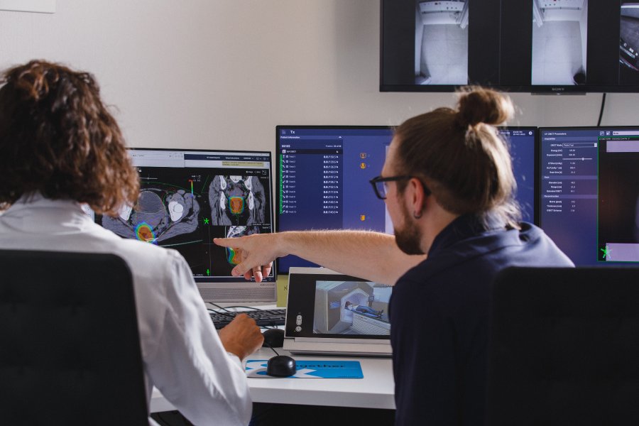 01 20251013 Medienmitteilung Uni BE Stiftungsprofessur Clinical cancer Informaticszvg