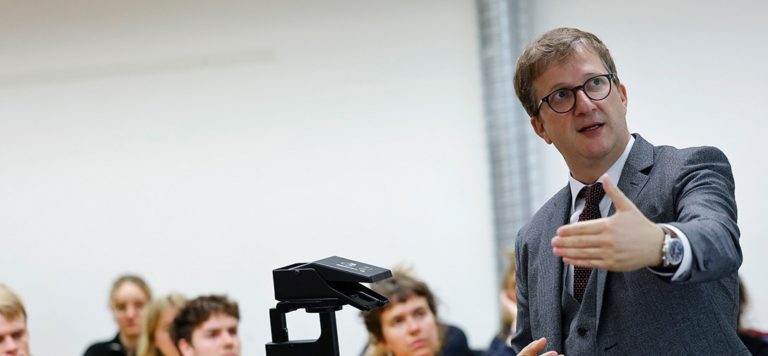 Prof. Dr. med. Sebastian Walther at a lecture